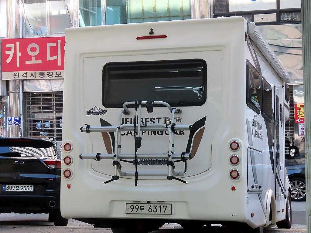 HYUNDAI Starex - Vista 4