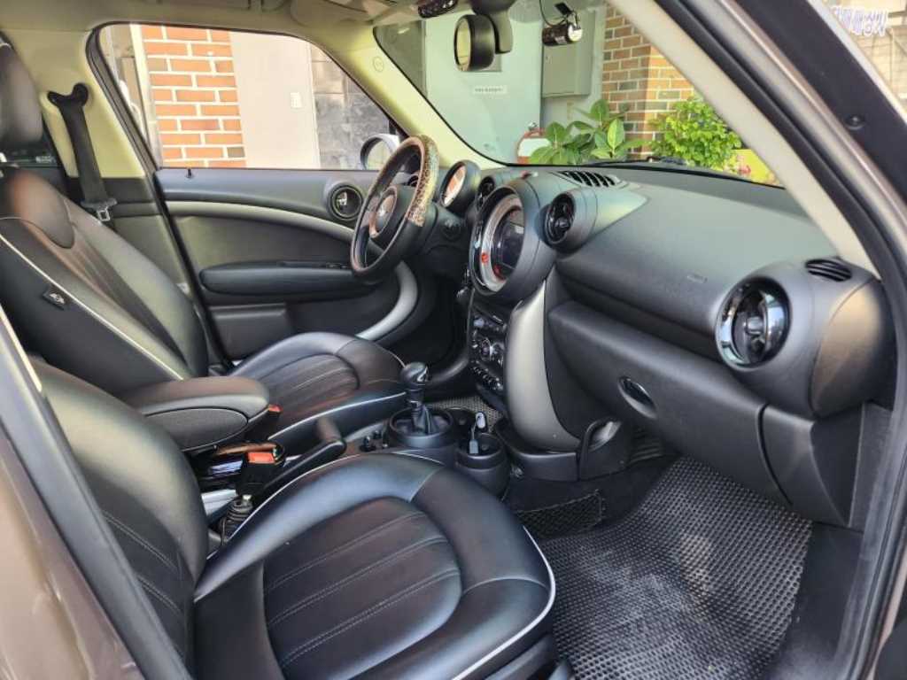 Mini Countryman - Vista 8