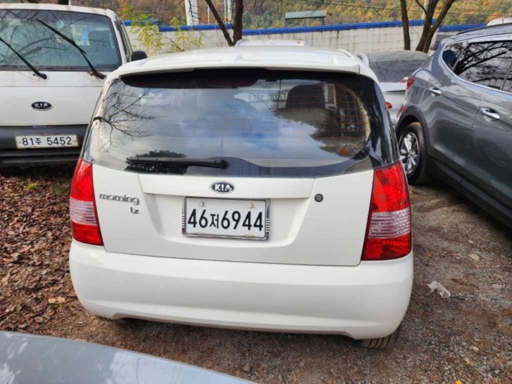 KIA Morning - Vista 5