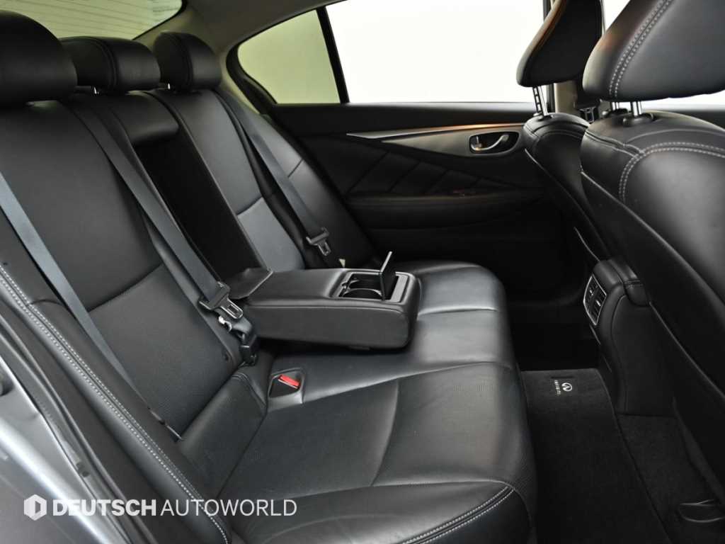 Infiniti Q - Vista 12