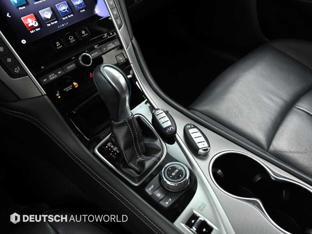 Infiniti Q - Vista 9