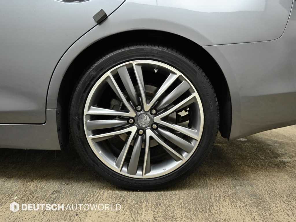 Infiniti Q - Vista 5