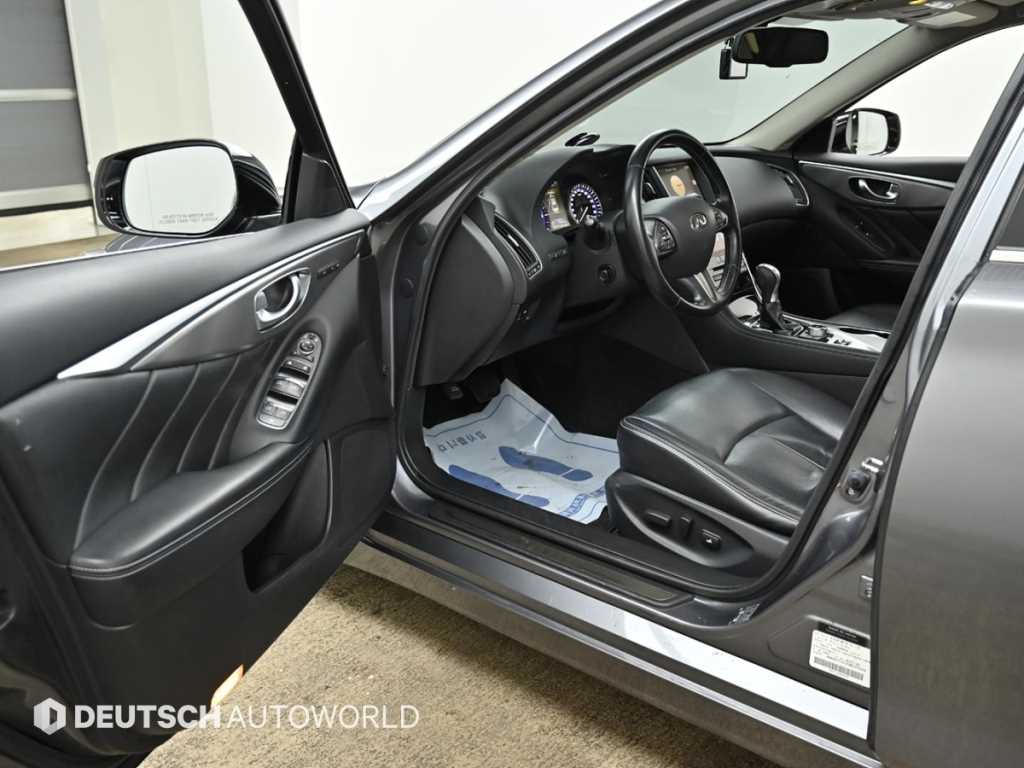 Infiniti Q - Vista 11