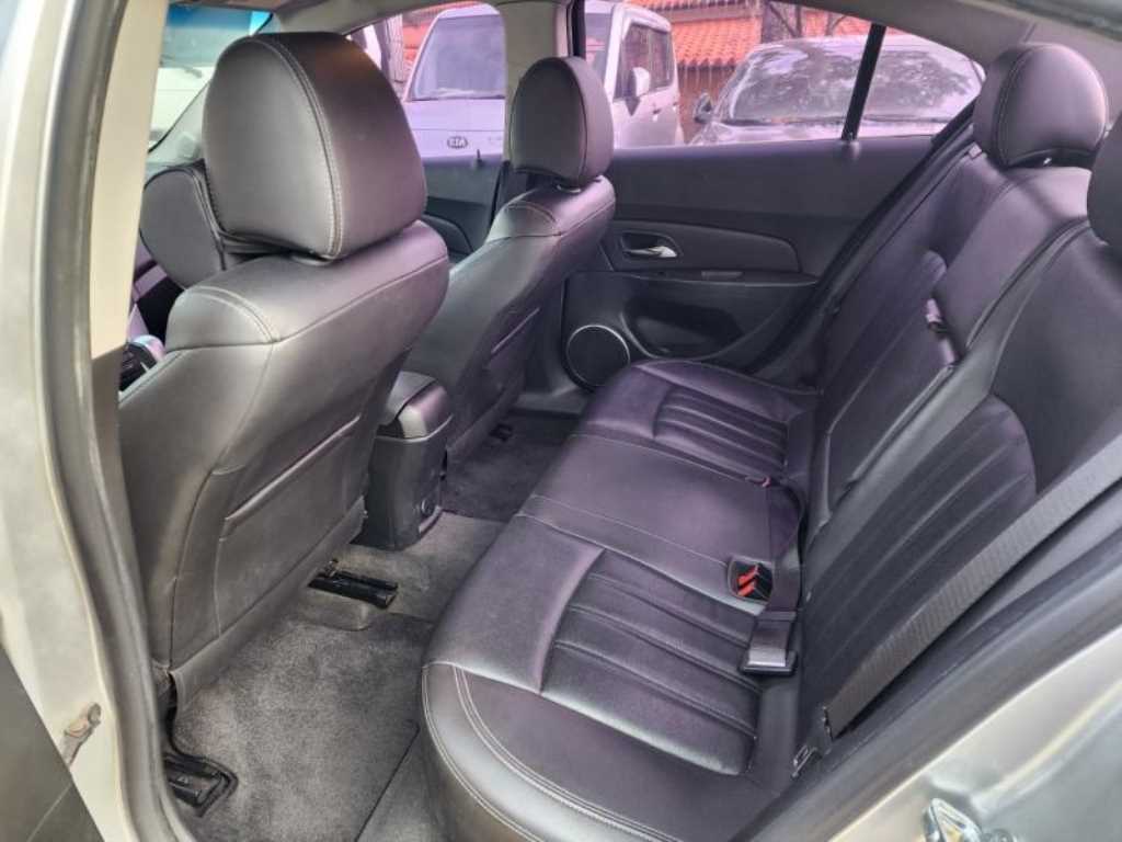 Chevrolet Cruise 2013 Plateado - Importación desde Corea - HF Imports Iquique - Foto 13