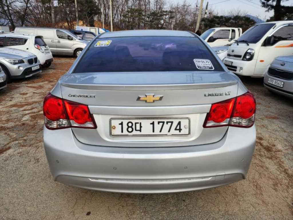 Chevrolet Cruise - Vista 5