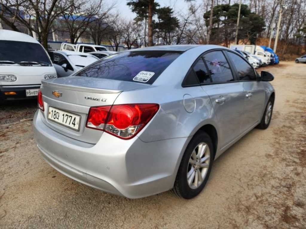 Chevrolet Cruise - Vista 6