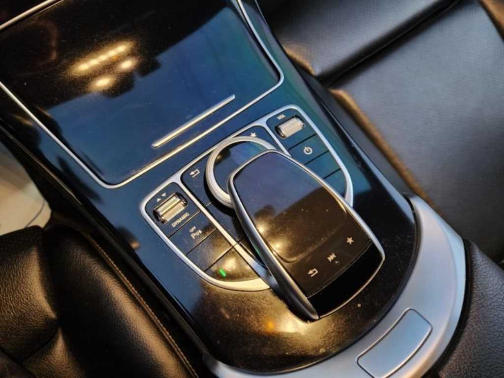 Mercedes Benz C Class - Vista 8