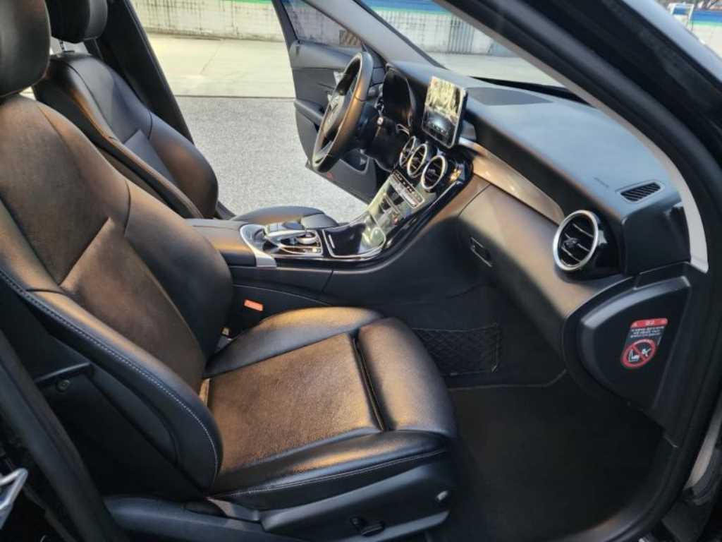 Mercedes Benz C Class 2018 Negro - Importación desde Corea - HF Imports Iquique - Foto 19