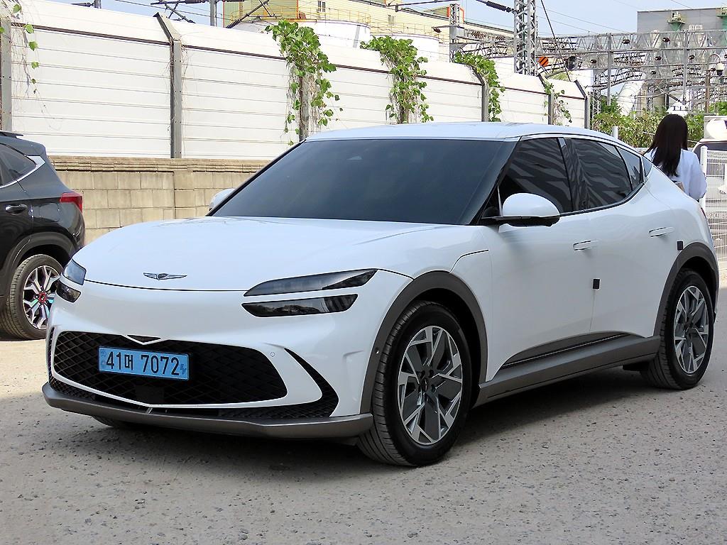 현대자동차 제네시스 전기차 GV60 스탠다드 2WD 우유와 흰색 빠른배송 롯데렌터카