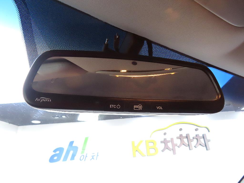 KIA Carnival - Vista 11