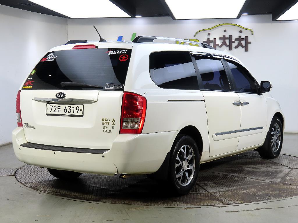 KIA Carnival - Vista 4