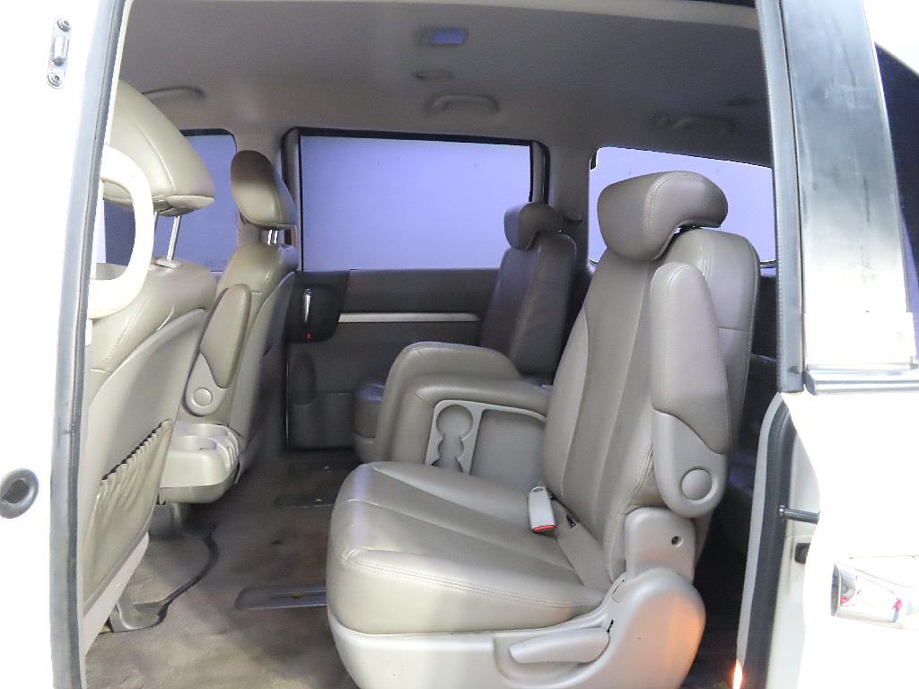 KIA Carnival - Vista 9