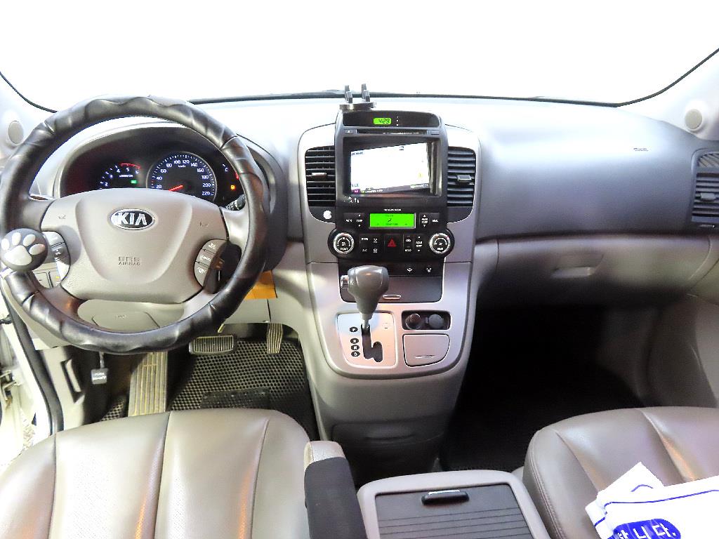 KIA Carnival - Vista 5