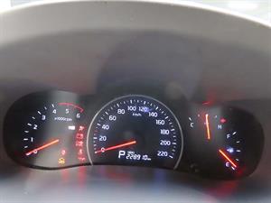 KIA Carnival - Vista 12