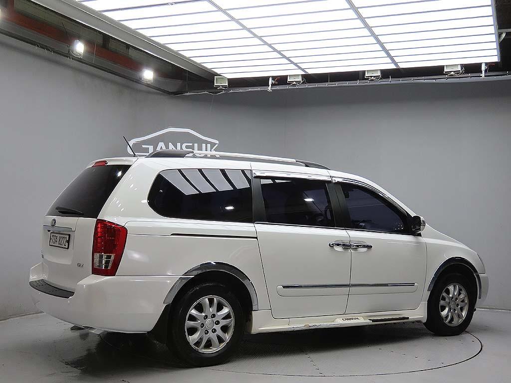 KIA Carnival - Vista 7