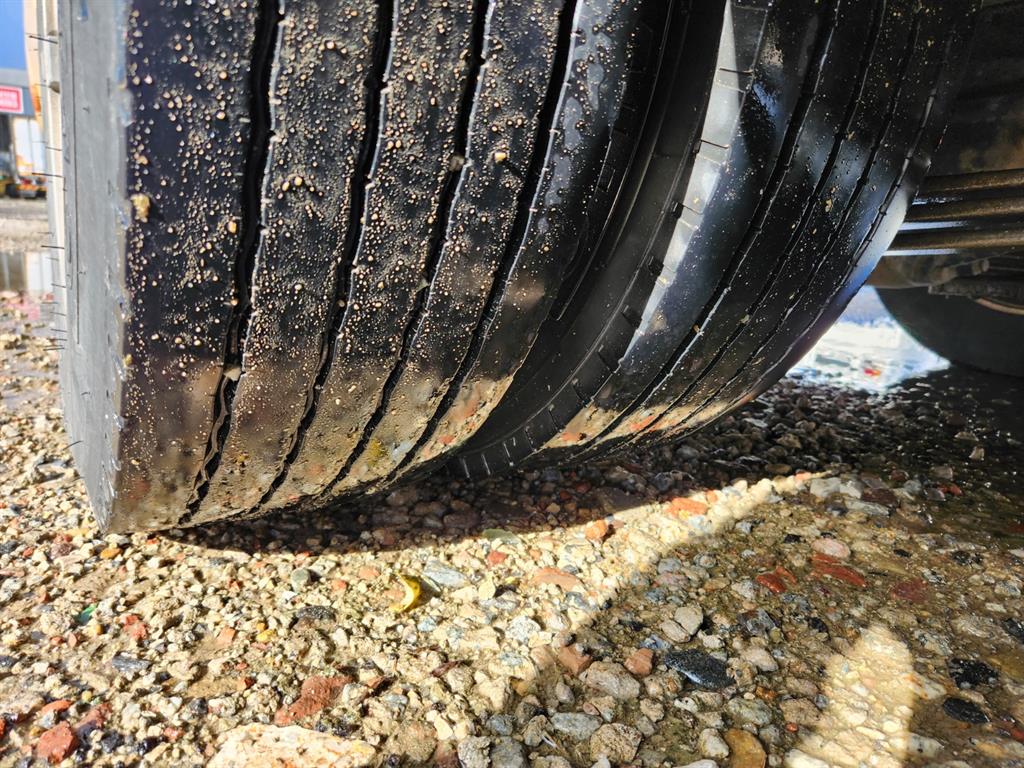 medium and large bus Medium Daewoo Bus - Vista 12