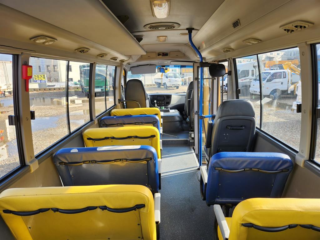 medium and large bus Medium Daewoo Bus - Vista 10