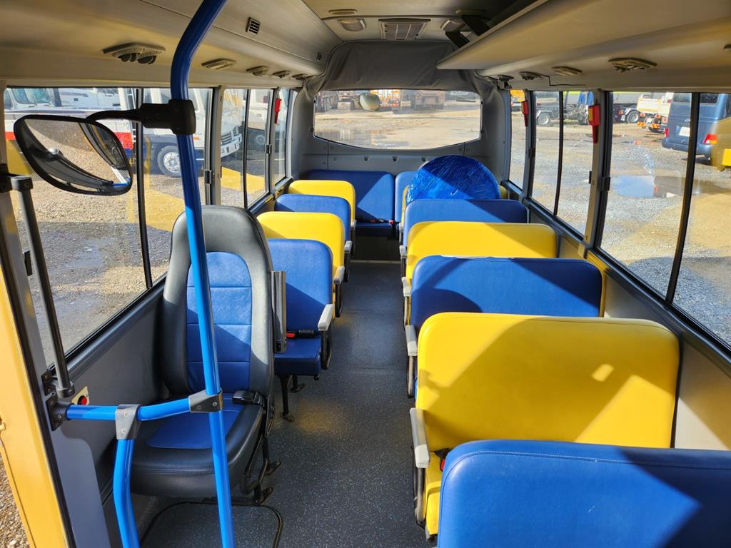 medium and large bus Medium Daewoo Bus - Vista 9