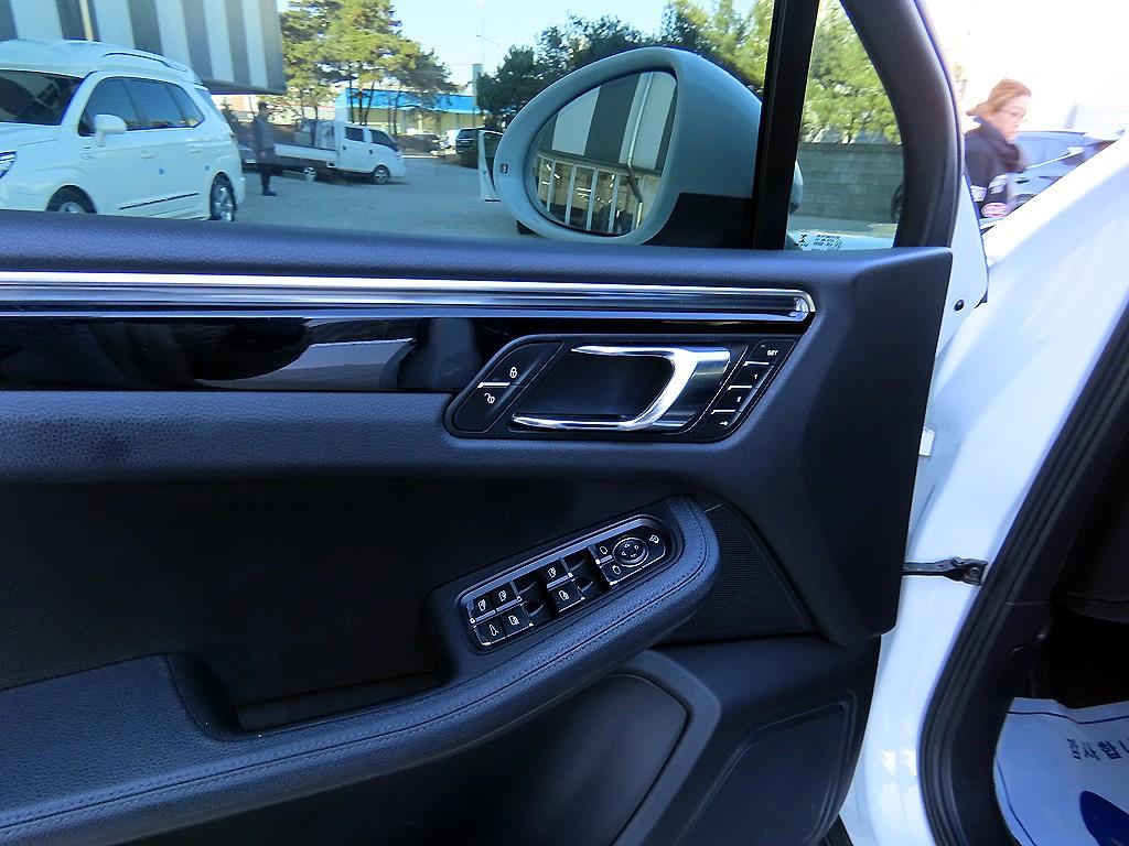 Porsche Macan - Vista 11