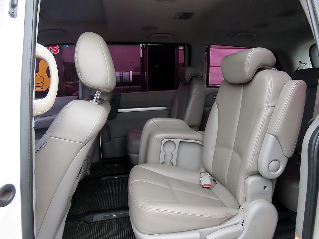 KIA Carnival - Vista 6