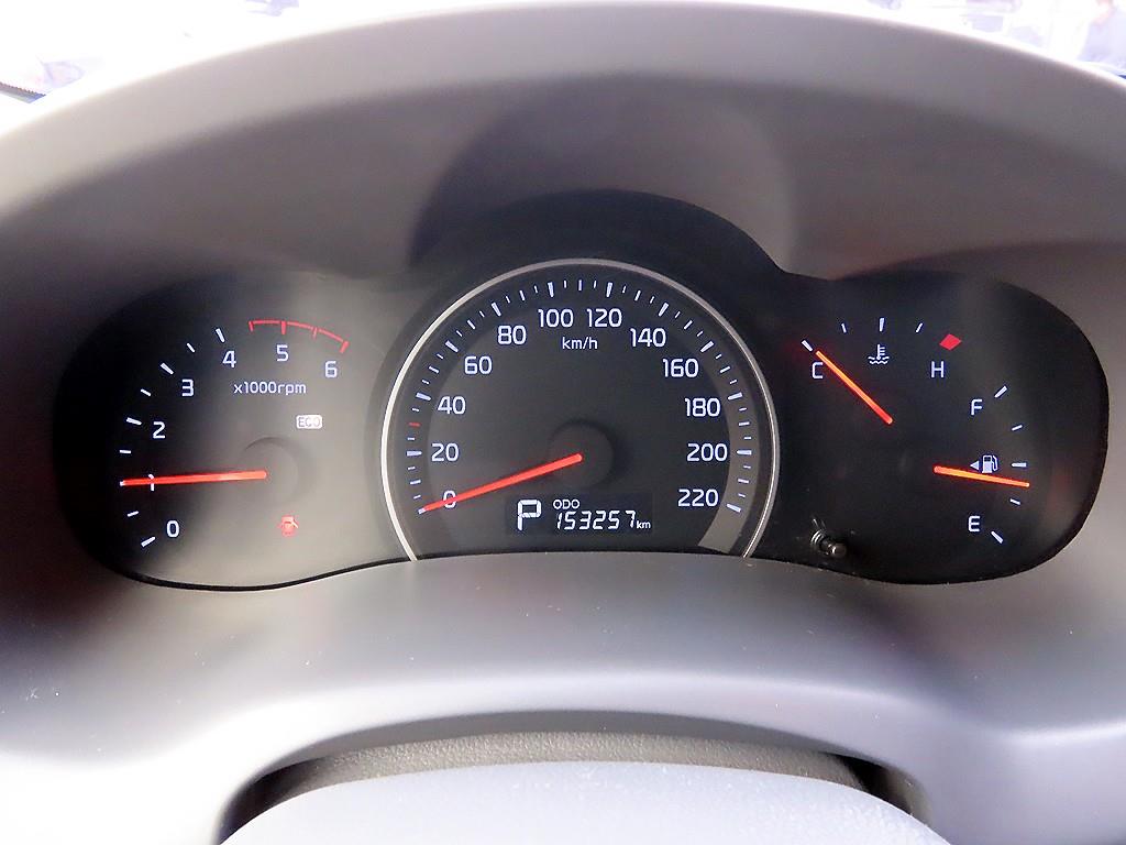 KIA Carnival - Vista 9