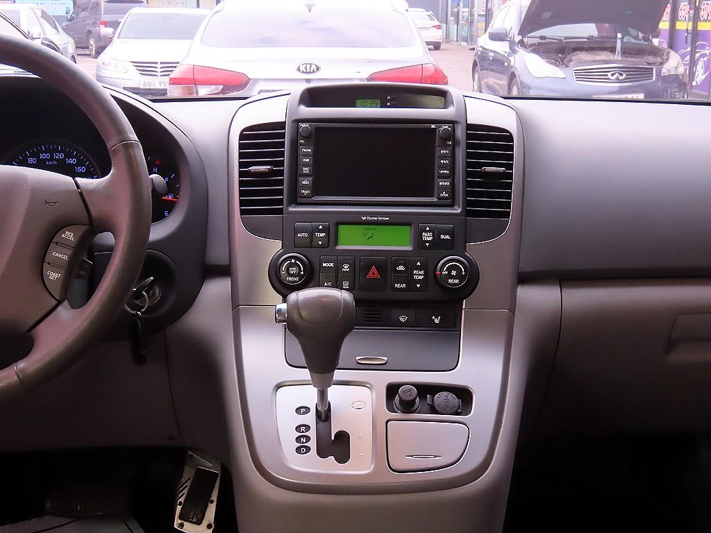 KIA Carnival - Vista 11