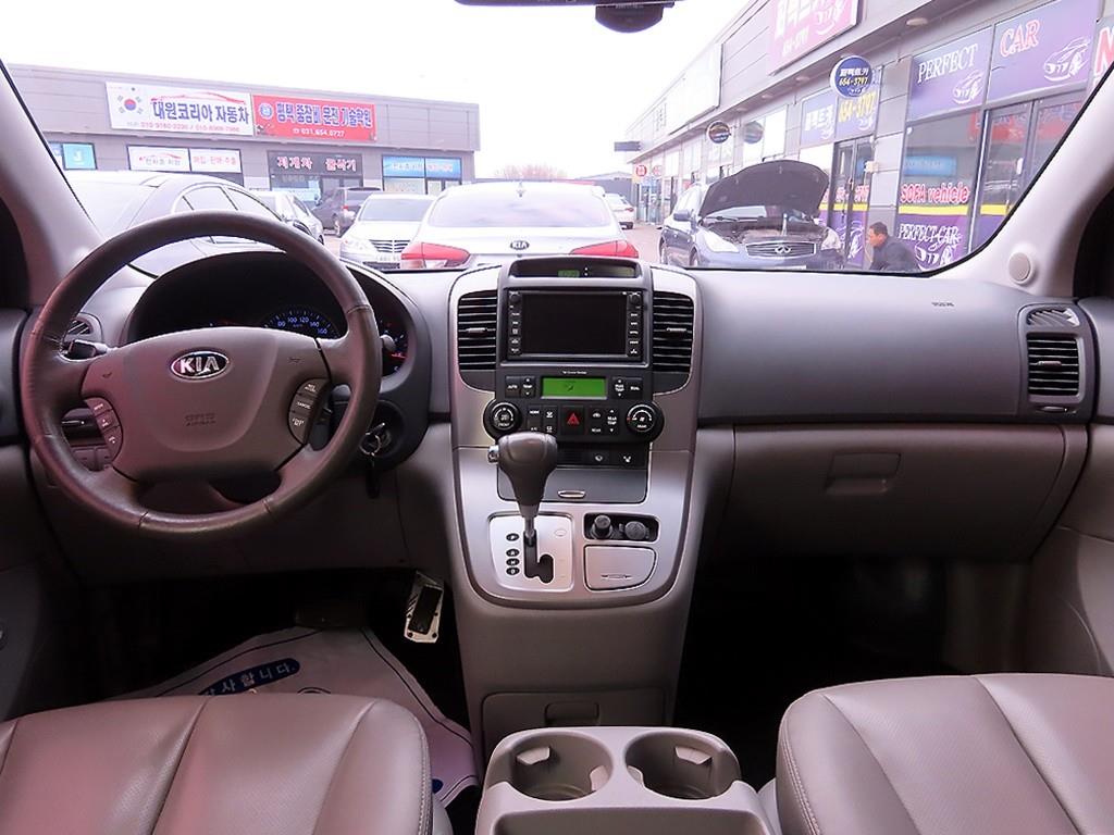 KIA Carnival - Vista 10