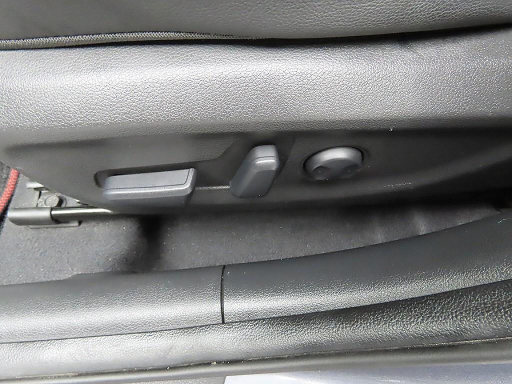 HYUNDAI i30 2017 Gris - Importación desde Corea - HF Imports Iquique - Foto 9