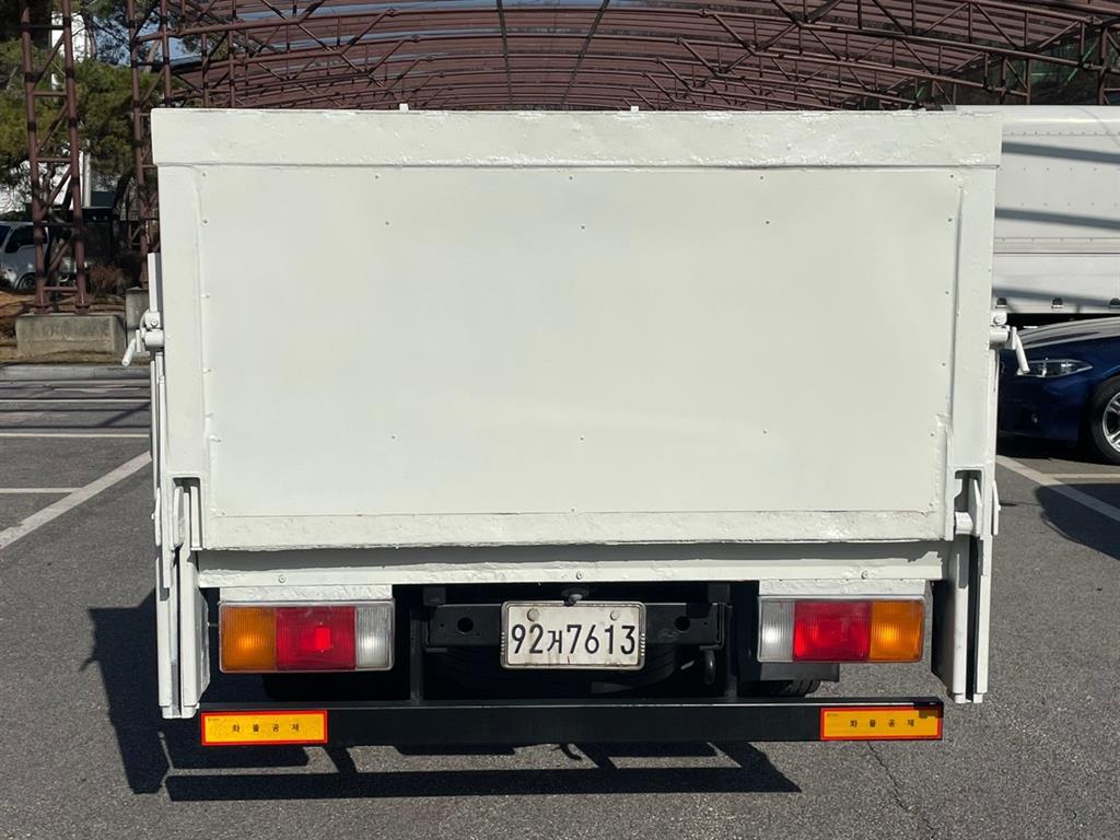 medium and large cargo truck - Vista 5