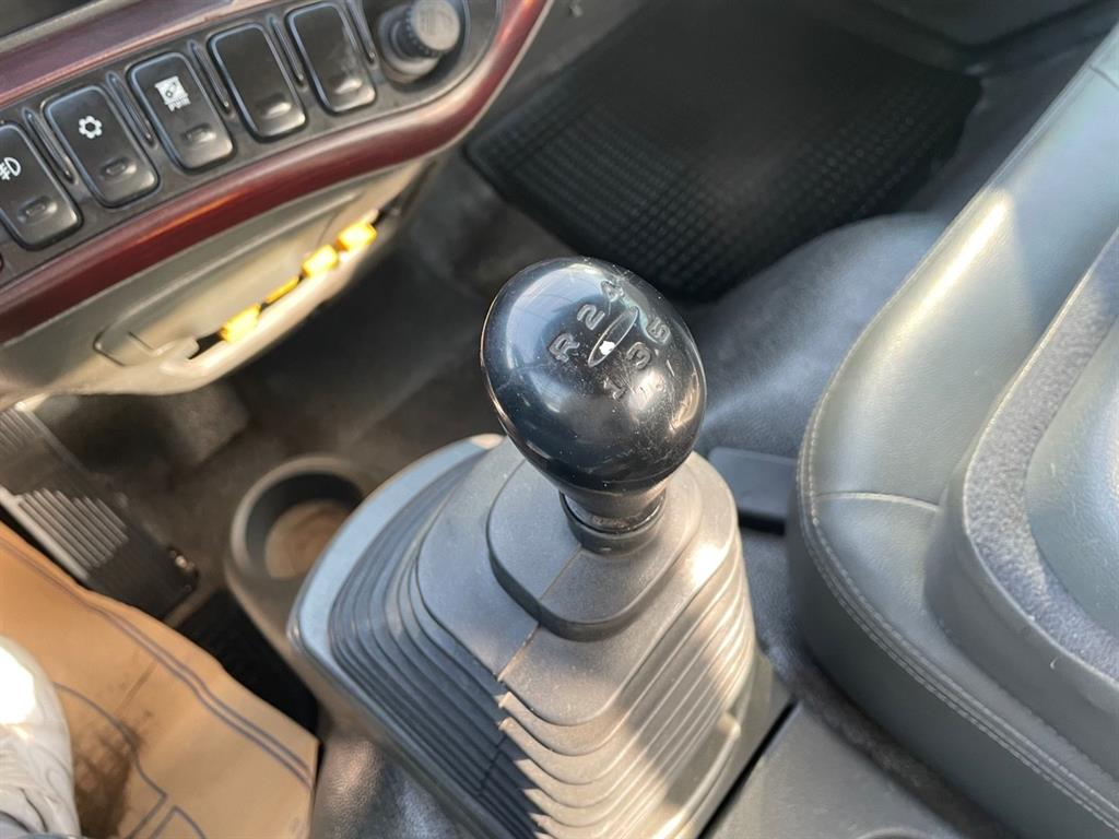 medium and large cargo truck - Vista 11