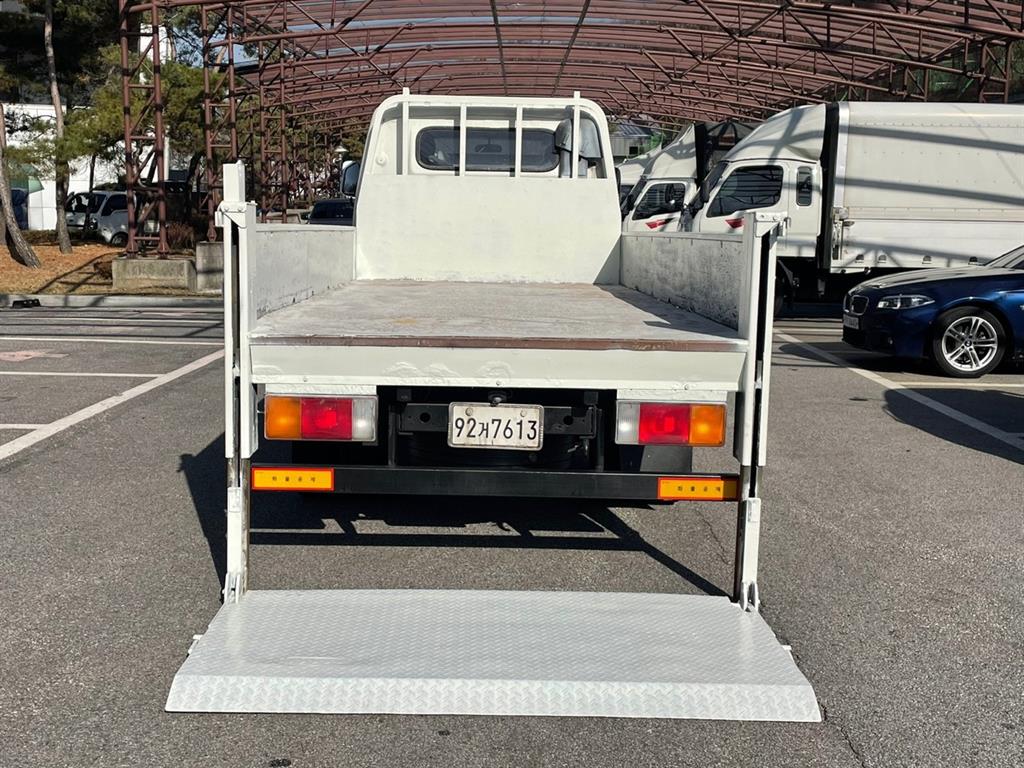 medium and large cargo truck - Vista 7