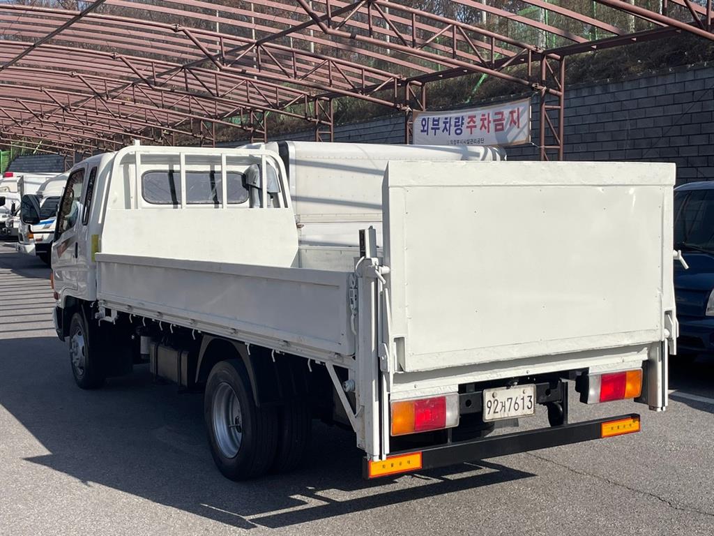 medium and large cargo truck - Vista 4