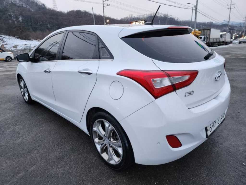 HYUNDAI i30 - Vista 5