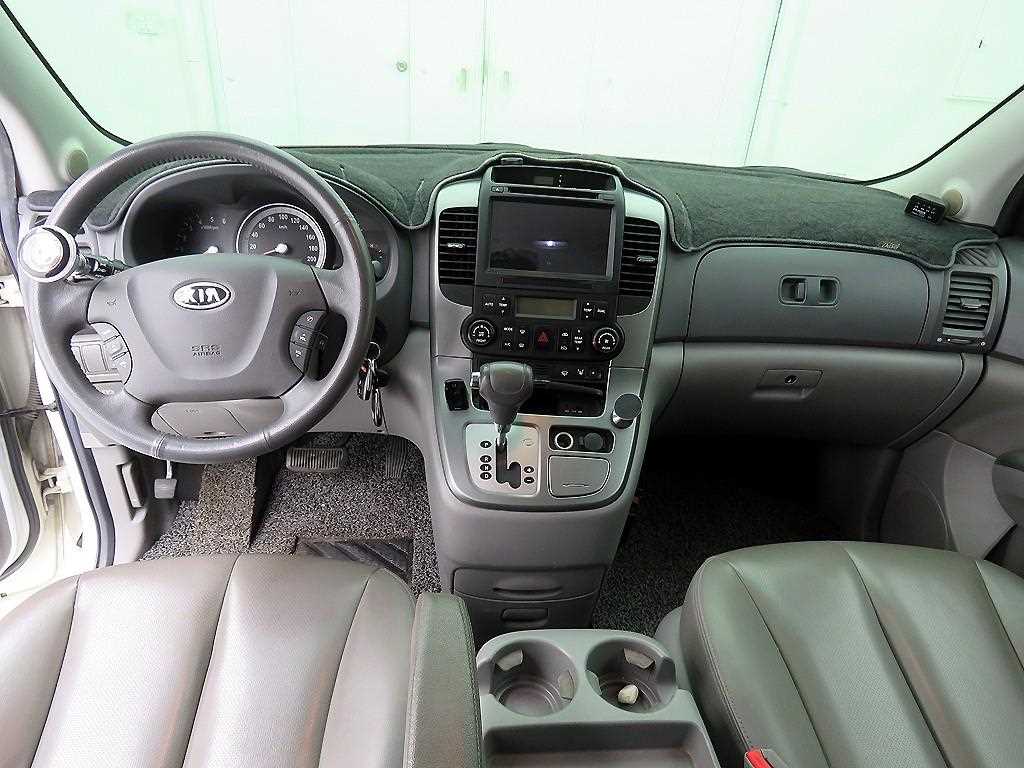 KIA Carnival - Vista 9
