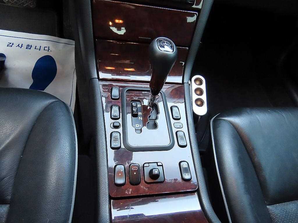 Mercedes Benz E class - Vista 10