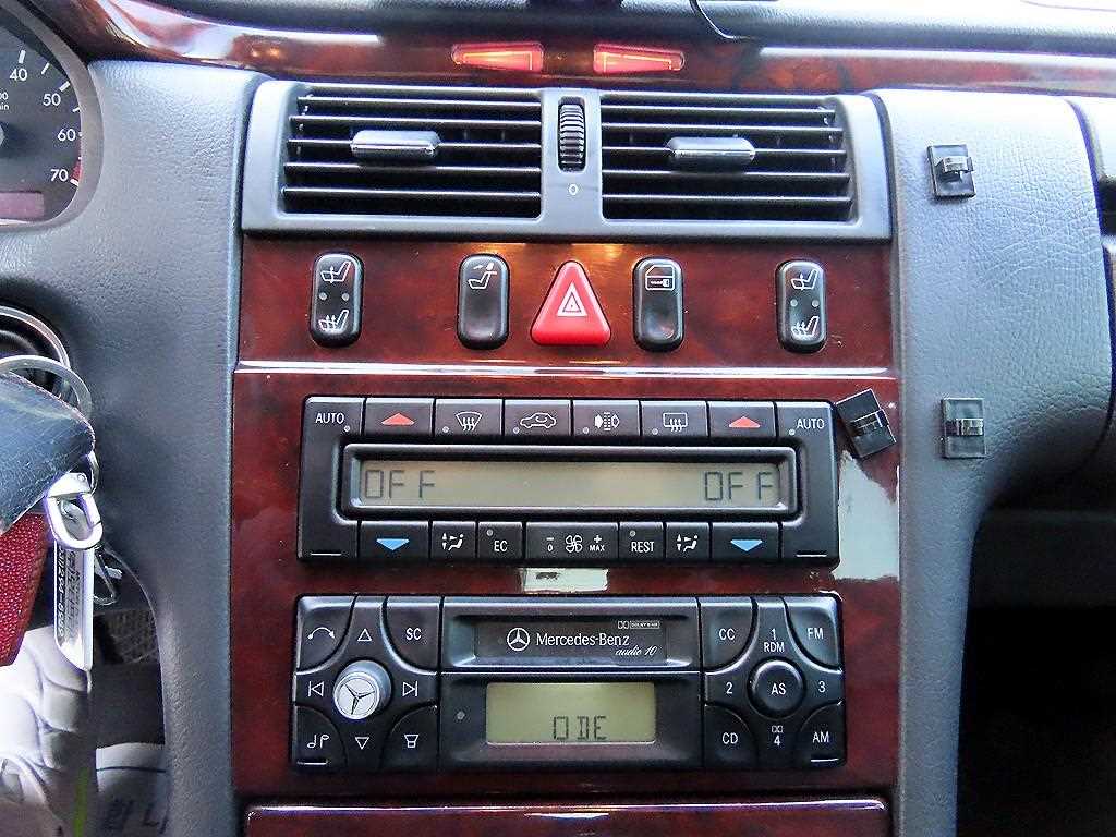 Mercedes Benz E class - Vista 11