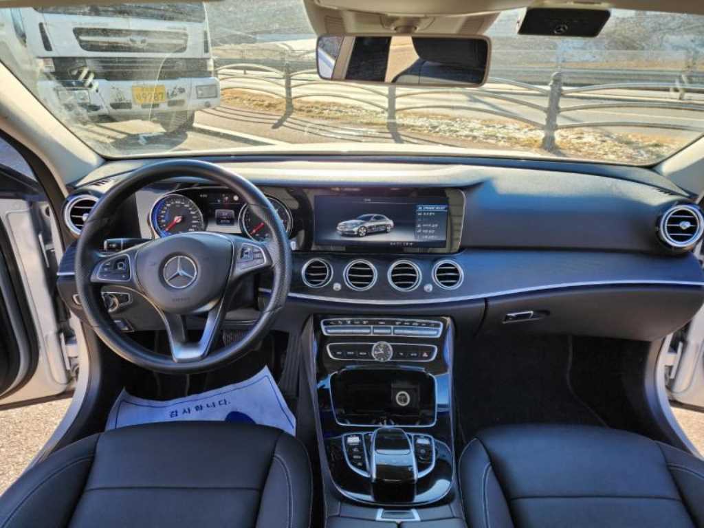 Mercedes Benz E class 2017 Plateado - Importación desde Corea - HF Imports Iquique - Foto 18