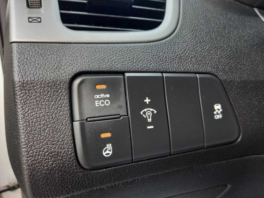 HYUNDAI Avante - Vista 12