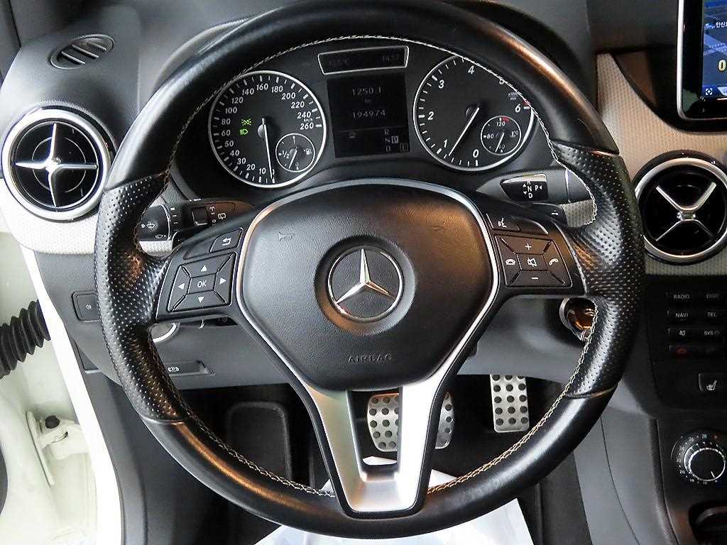 Mercedes Benz B Class (MY B) - Vista 9