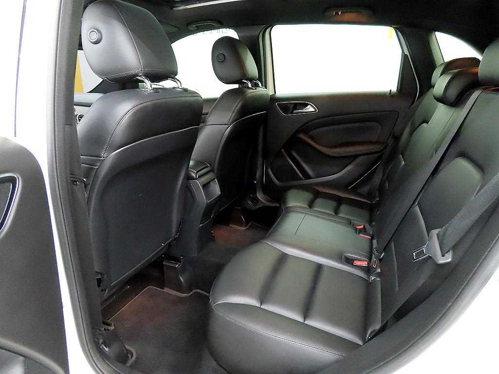 Mercedes Benz B Class (MY B) - Vista 6