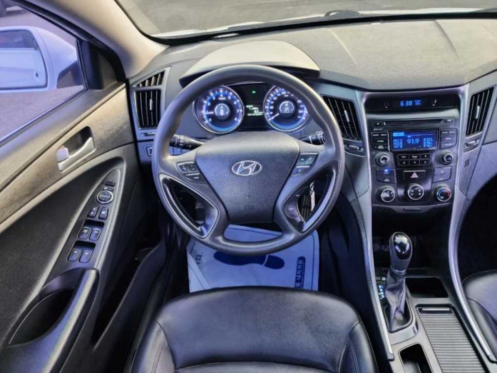HYUNDAI Sonata - Vista 10