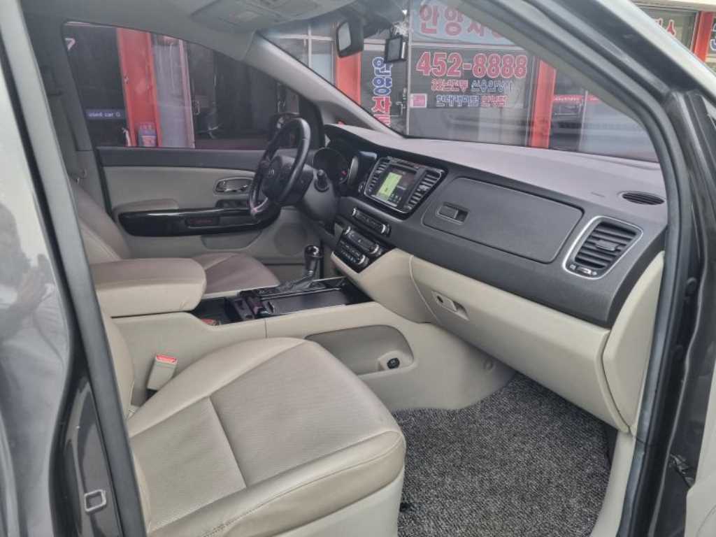 KIA Carnival 2016 Gris - Importación desde Corea - HF Imports Iquique - Foto 13