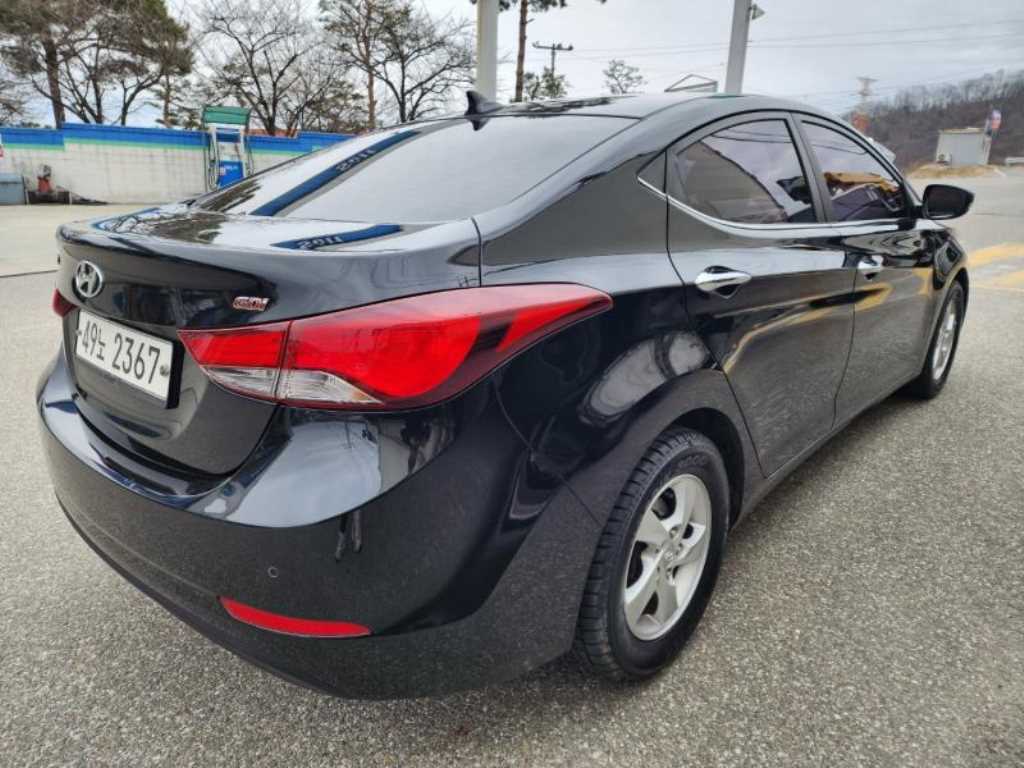 HYUNDAI Avante - Vista 6