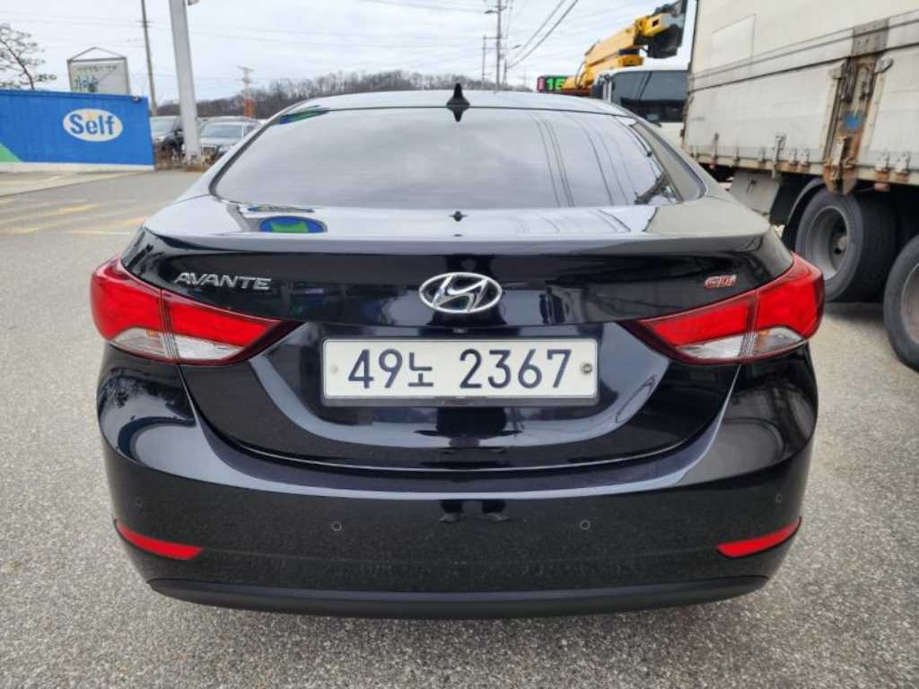 HYUNDAI Avante - Vista 4