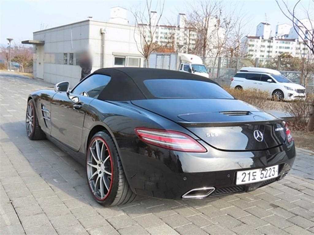 Mercedes Benz SLS AMG - Vista 4