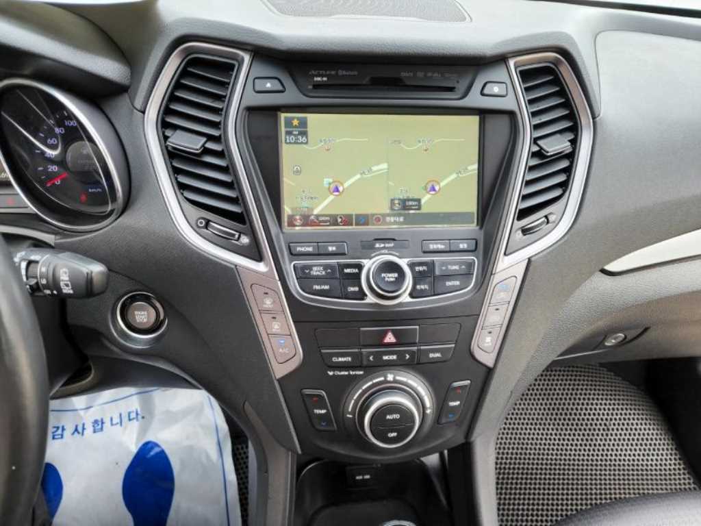 HYUNDAI Maxcruz - Vista 10