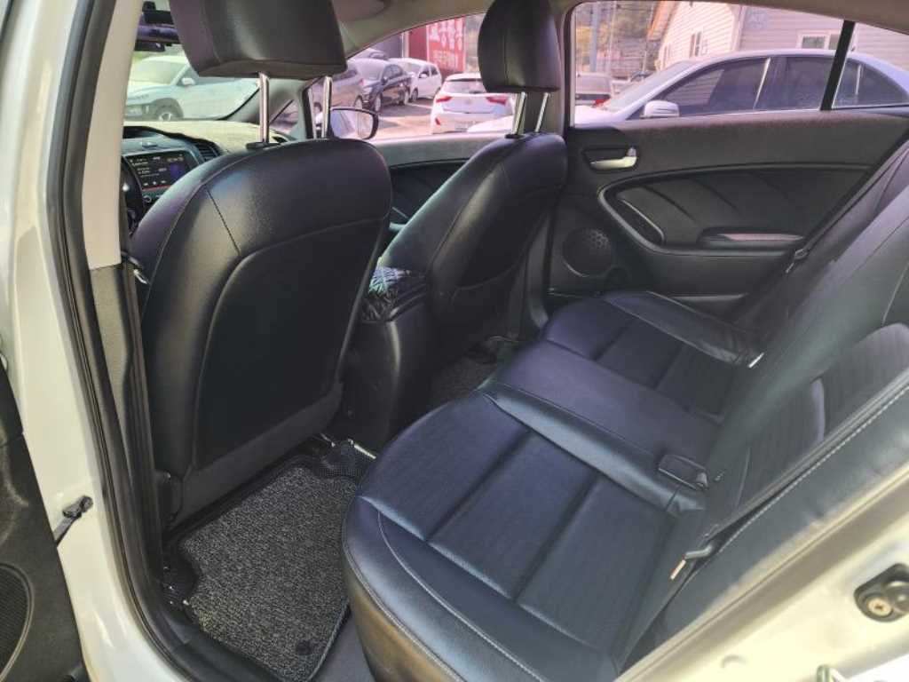 KIA K3 2016 Blanco - Importación desde Corea - HF Imports Iquique - Foto 15