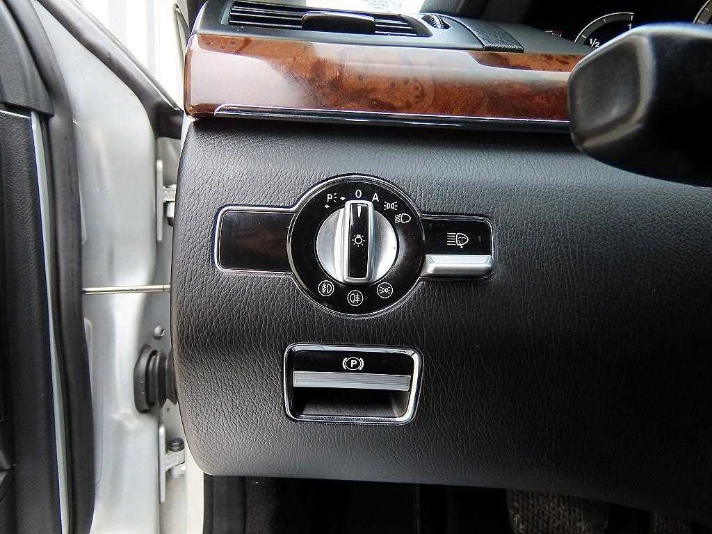 Mercedes Benz S Class - Vista 12