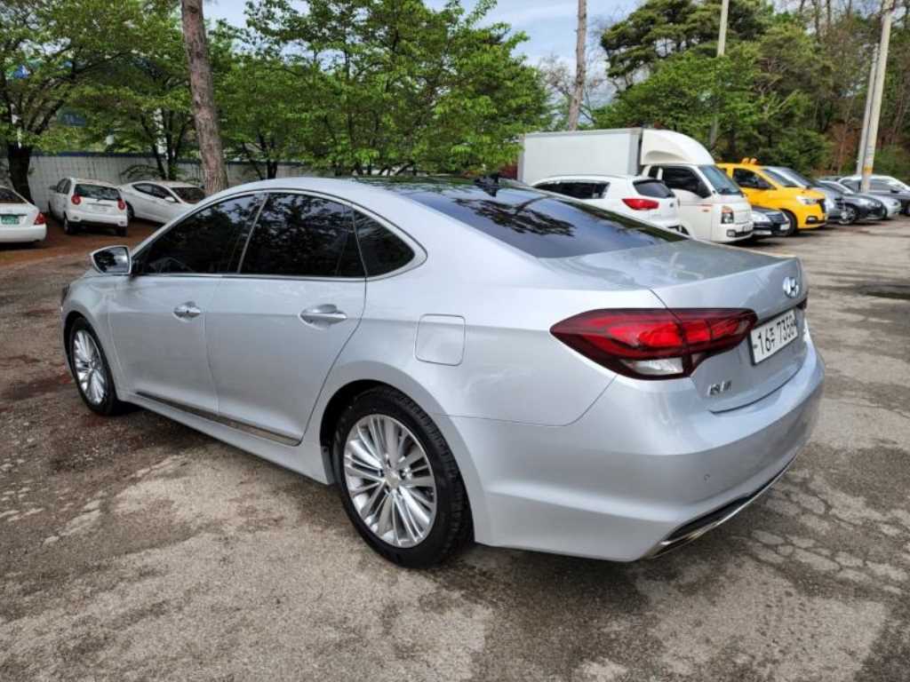 HYUNDAI Aslan - Vista 4