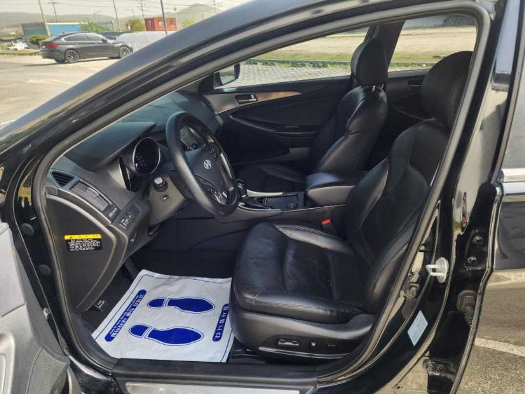 HYUNDAI Sonata - Vista 8